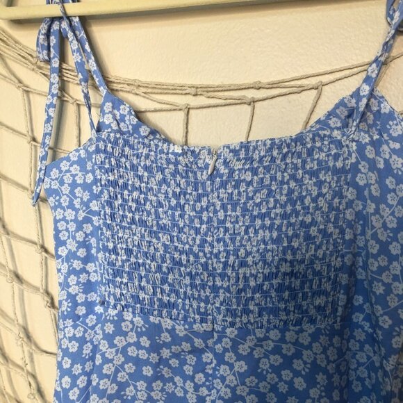 SHEIN Allover Blue & White Floral Print Ruched Bust Ruffle Hem Cami Dress S - Picture 7 of 13